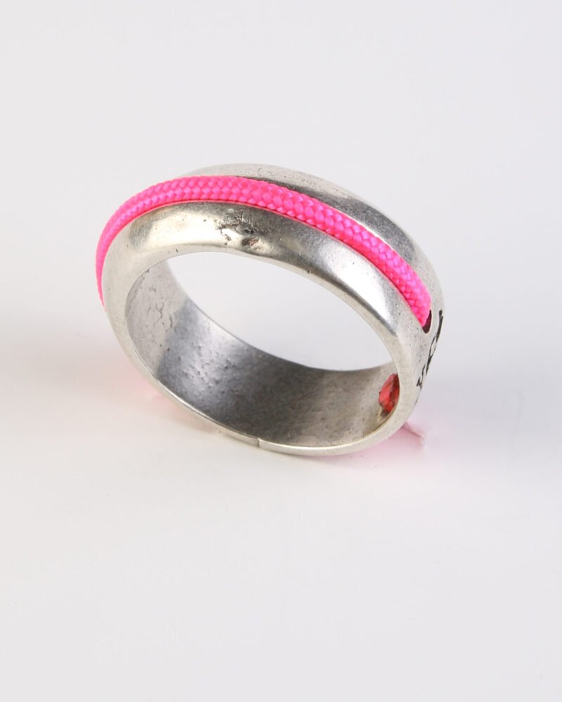 Anillo  "The Line" Fucsia